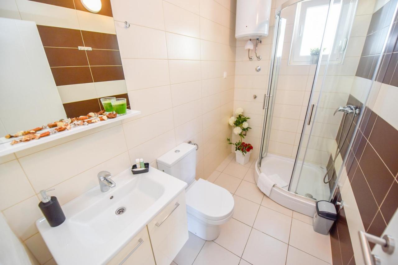 Apartments Yoko Novalja Εξωτερικό φωτογραφία