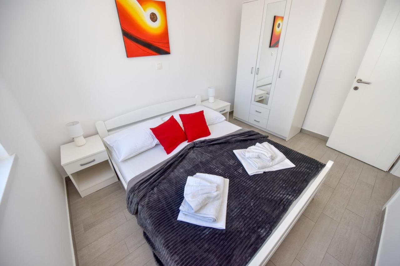 Apartments Yoko Novalja Εξωτερικό φωτογραφία