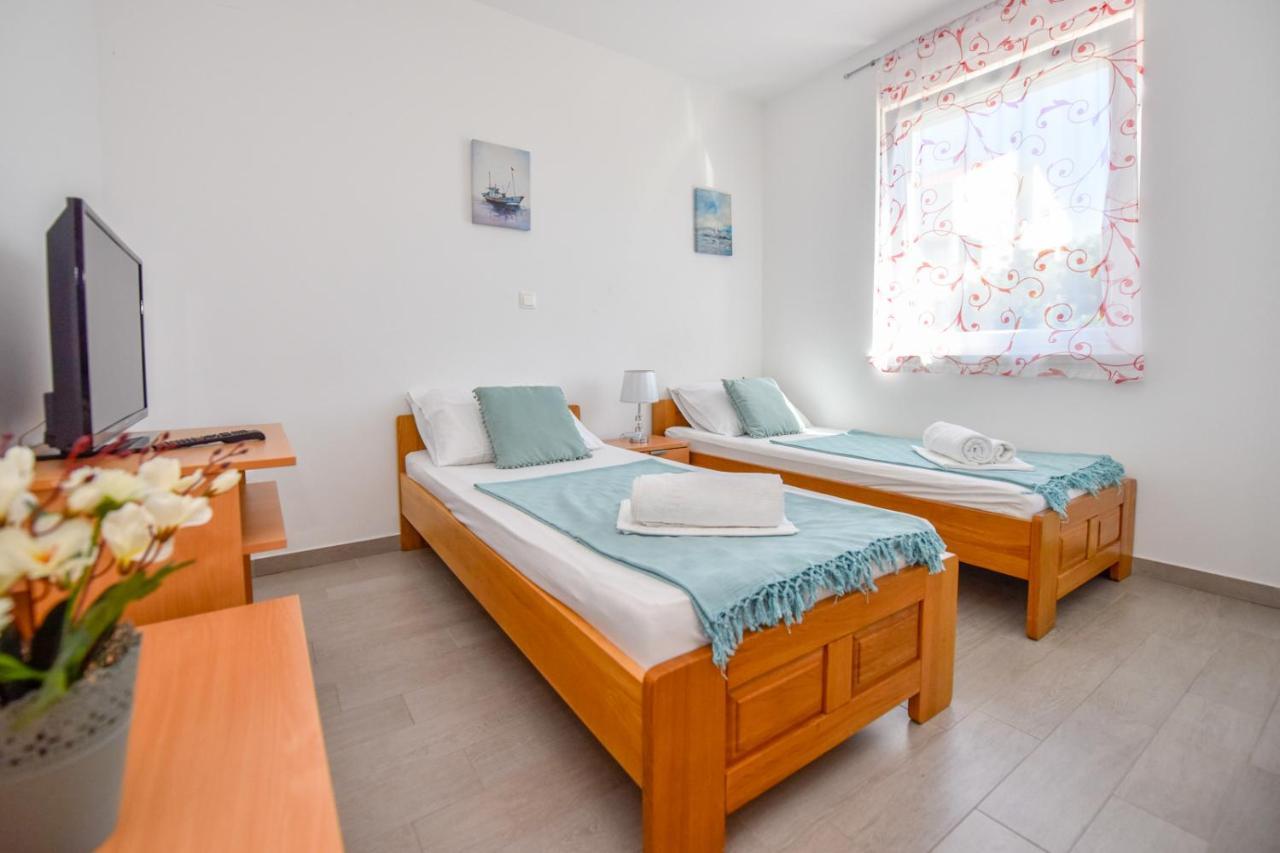 Apartments Yoko Novalja Εξωτερικό φωτογραφία