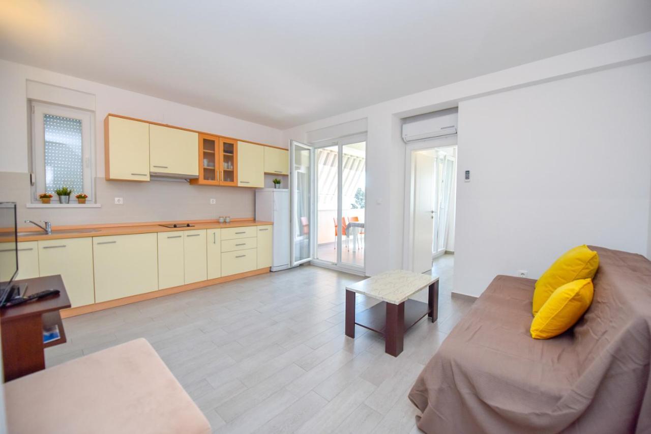 Apartments Yoko Novalja Εξωτερικό φωτογραφία