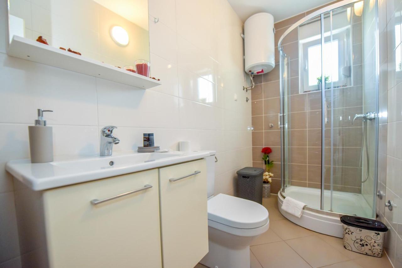 Apartments Yoko Novalja Εξωτερικό φωτογραφία