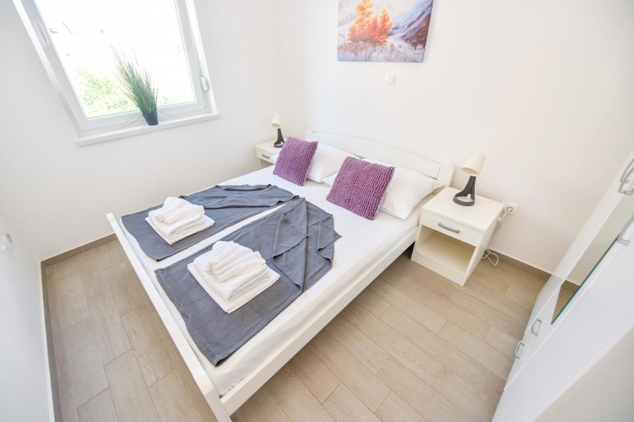 Apartments Yoko Novalja Εξωτερικό φωτογραφία