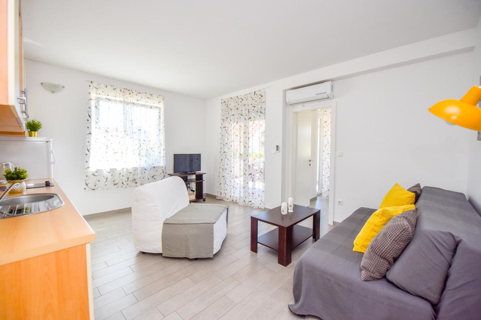 Apartments Yoko Novalja Εξωτερικό φωτογραφία